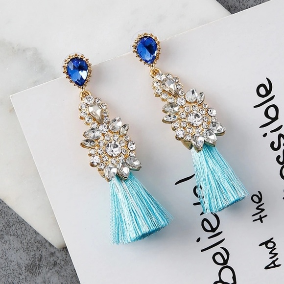 Jewelry - New arrival! Golden earrings with blue tassels!